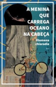 Menina que carrega oceano na cabeça